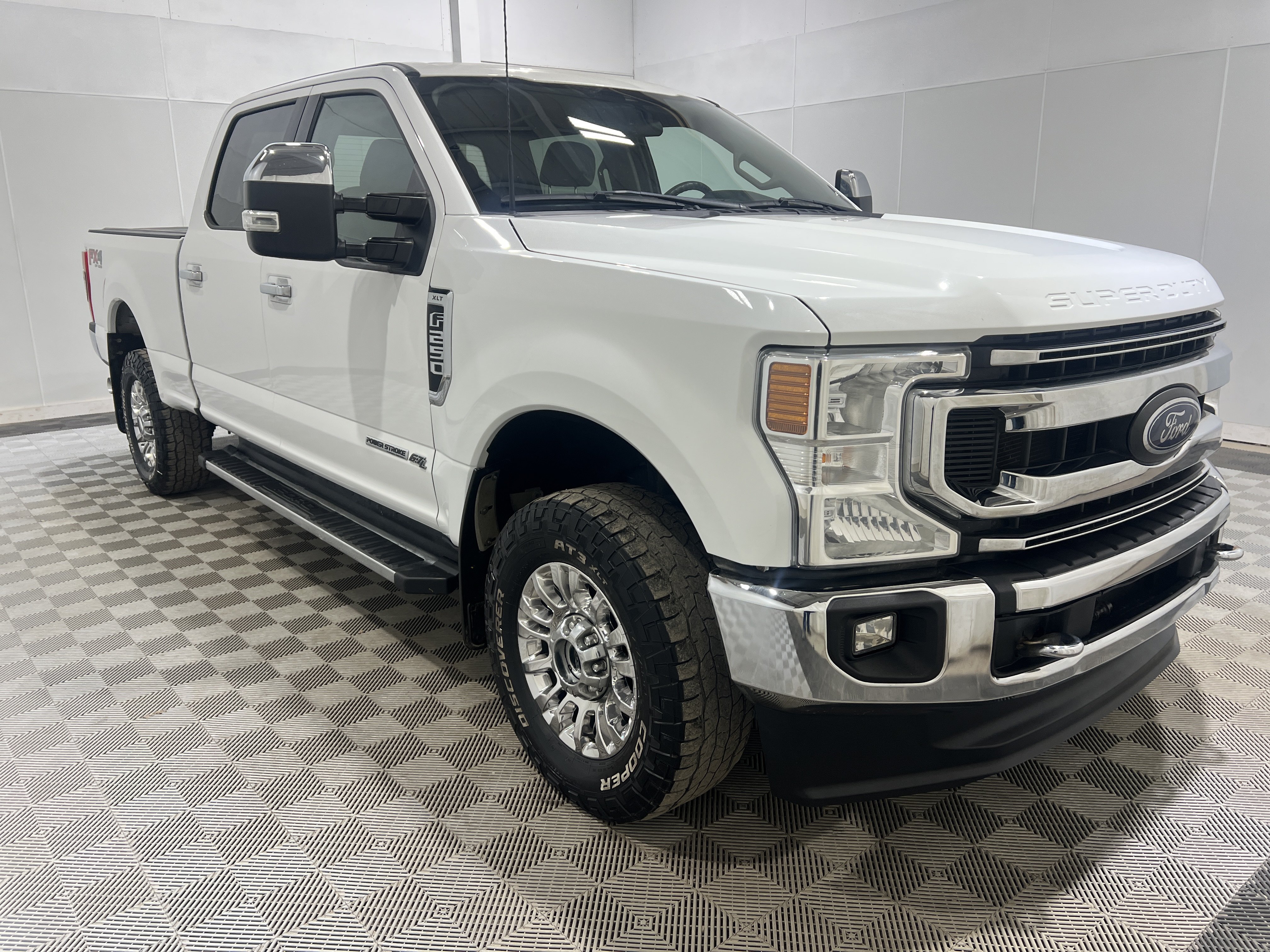Used 2022 Ford F250 XLT w/ XLT Premium Package AWD/4WD image 4