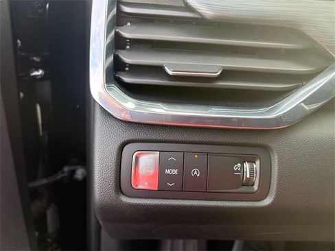 Used 2025 GMC Acadia Elevation image 15