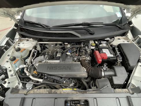 Used 2024 Nissan Rogue S image 26