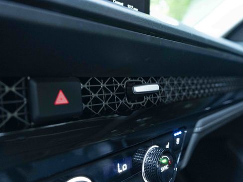 Used 2023 Honda Accord Touring image 31