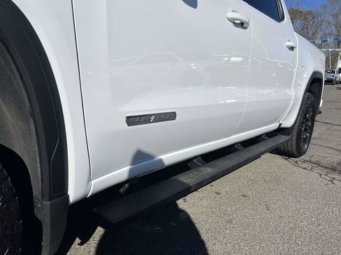 Used 2025 GMC Sierra 1500 Elevation image 14