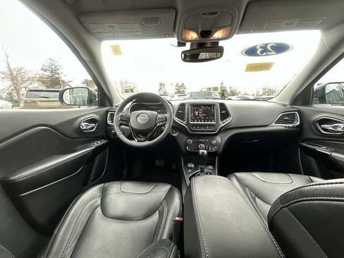 Used 2023 Jeep Cherokee Altitude Lux image 18