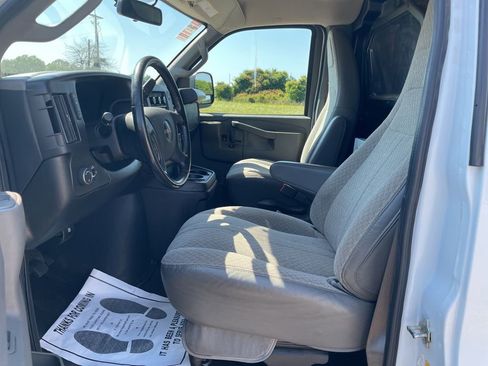 Used 2023 GMC Savana 2500 w/ Driver Convenience Package RWD image 10