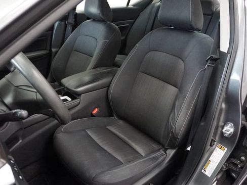 Used 2023 Nissan Altima 2.5 SV FWD image 8