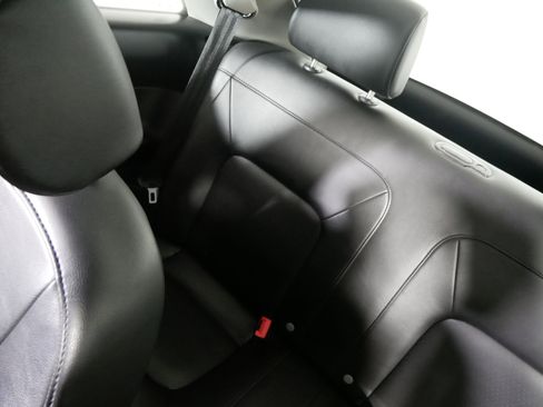 Used 2010 Volkswagen Beetle Coupe image 12