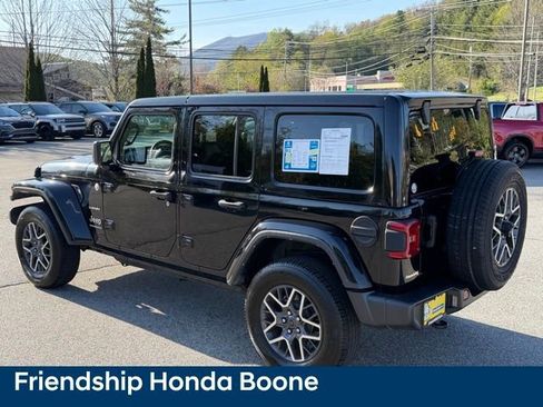 Used 2024 Jeep Wrangler Unlimited Sahara AWD/4WD image 8
