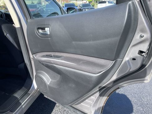 Used 2015 Nissan Rogue S FWD image 18