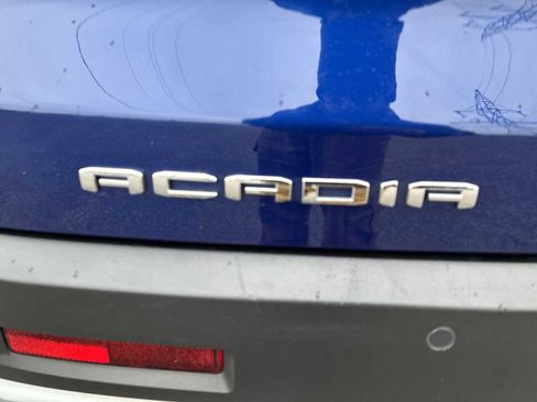 Used 2023 GMC Acadia SLT w/ Technology Package image 33