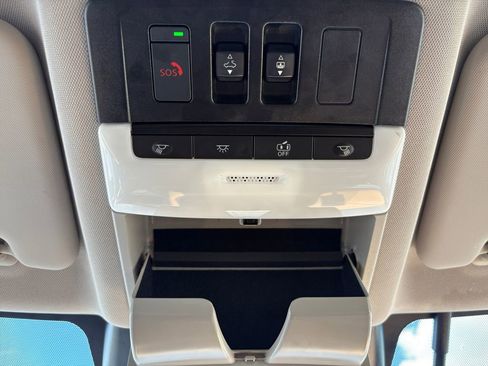 Used 2023 Nissan Rogue Platinum w/ Platinum Premium Package FWD image 32