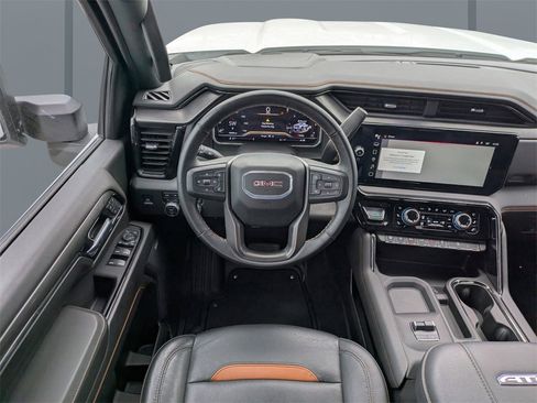 Used 2024 GMC Sierra 2500 AT4 w/ AT4 Preferred Package image 16