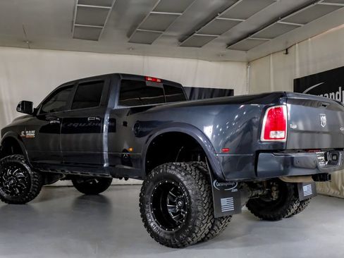 Used 2018 RAM 3500 Laramie w/ Protection Group AWD/4WD image 10