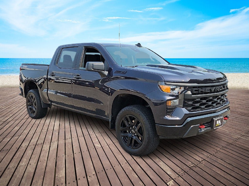 Used 2024 Chevrolet Silverado 1500 Custom Trail Boss w/ LPO, Dark Essentials Package AWD/4WD image 3