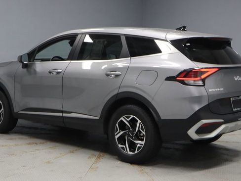 Used 2025 Kia Sportage LX AWD/4WD image 9