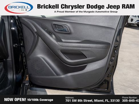 Used 2020 Chevrolet Trax LT w/ LT Convenience Package image 12