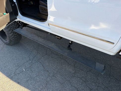 Used 2018 GMC Sierra 3500 SLT w/ Duramax Plus Package AWD/4WD image 11