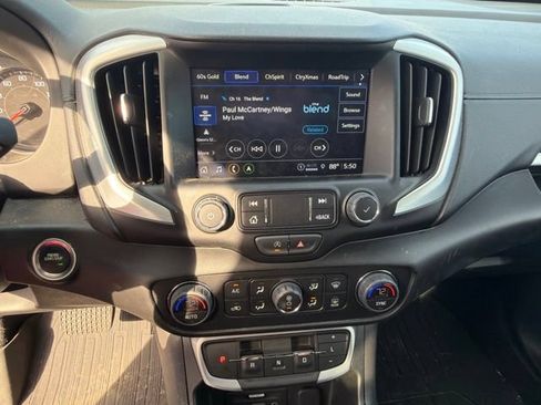 Used 2022 GMC Terrain SLT w/ Infotainment Package II AWD/4WD image 16