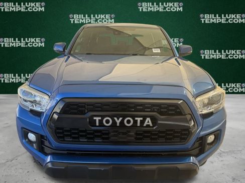 Used 2018 Toyota Tacoma TRD Off-Road image 4