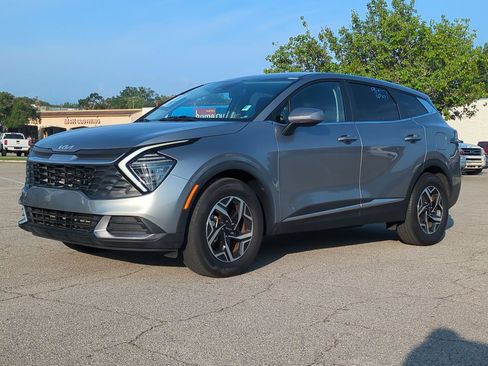 Certified 2025 Kia Sportage LX FWD image 2