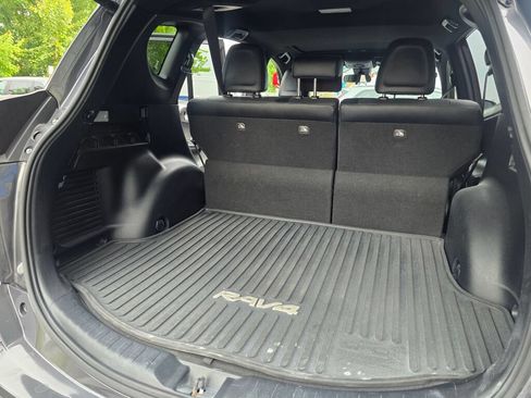 Used 2017 Toyota RAV4 SE AWD/4WD image 18