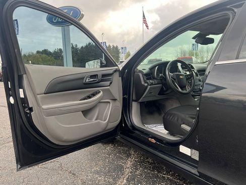 Used 2015 Chevrolet Malibu LT image 16
