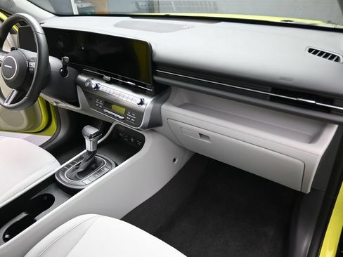 Used 2025 Hyundai Kona SEL FWD image 24