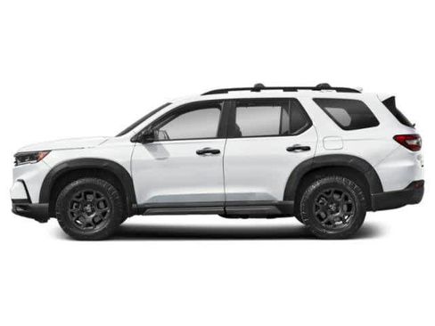 Certified 2023 Honda Pilot TrailSport image 3