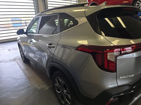 Used 2024 Kia Seltos S AWD/4WD image 4