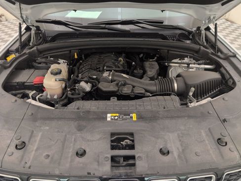 Used 2022 Jeep Grand Cherokee Limited AWD/4WD image 39