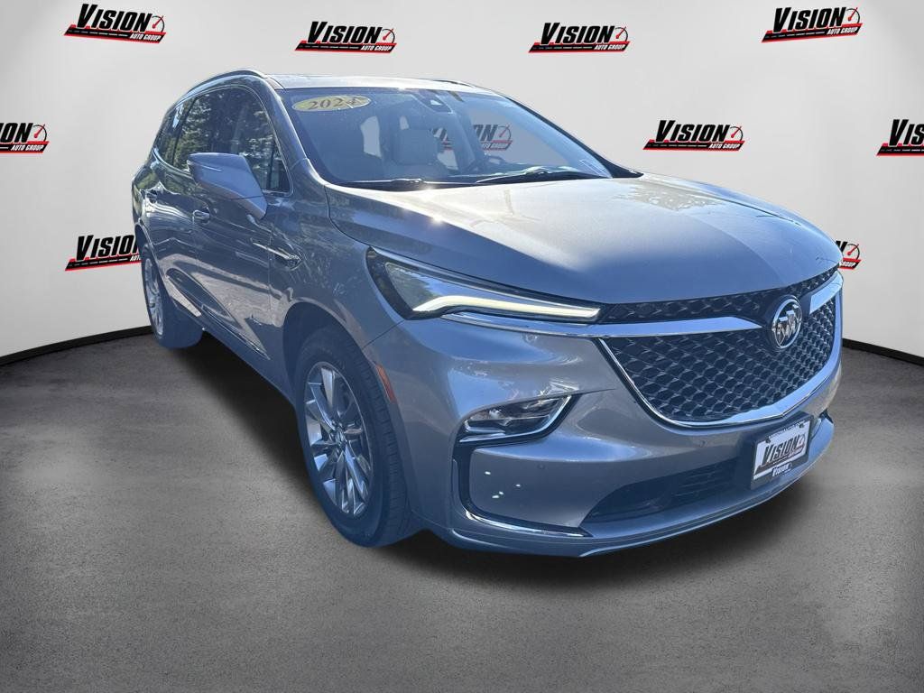 Used 2024 Buick Enclave Avenir w/ Avenir Technology Package AWD/4WD image 3
