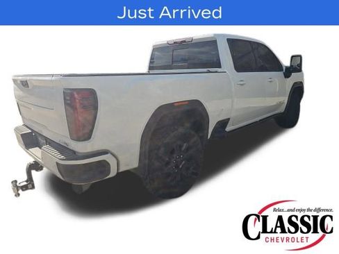 Used 2024 GMC Sierra 2500 AT4 w/ AT4 Premium Plus Package image 13