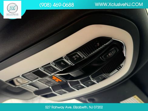 Used 2017 Porsche Cayenne Platinum Edition image 19