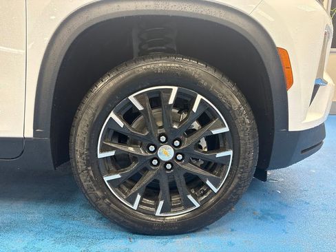 New 2026 Chevrolet Traverse LT FWD image 3