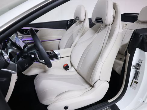 Used 2025 Mercedes-Benz CLE 450 4MATIC Cabriolet image 44