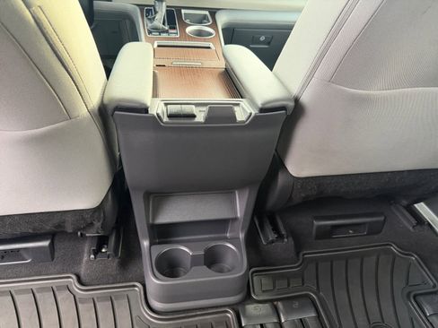 Used 2023 Toyota Sienna LE image 22