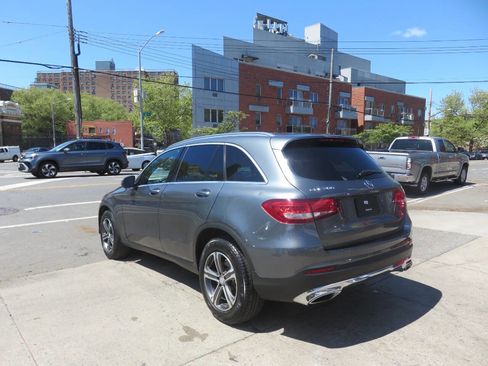 Used 2017 Mercedes-Benz GLC 300 4MATIC image 5