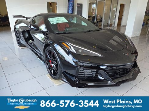 New 2026 Chevrolet Corvette Z06 w/ Z07 Performance Package RWD image 1
