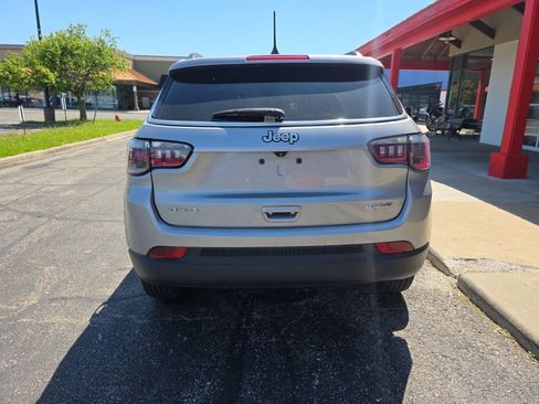 Used 2022 Jeep Compass Latitude image 6