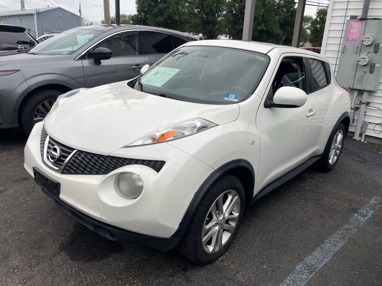 Used 2014 Nissan Juke SV AWD/4WD image 2