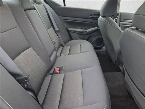 Used 2025 Nissan Altima 2.5 SV FWD image 19