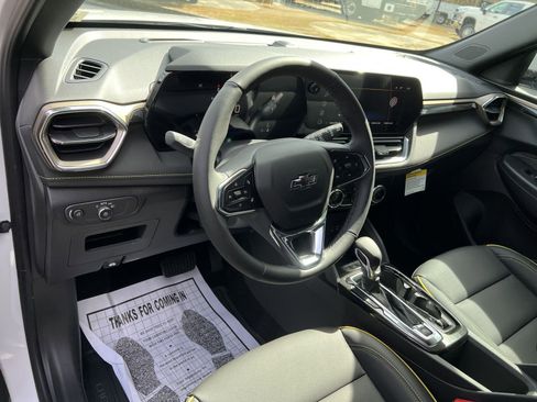 Used 2025 Chevrolet TrailBlazer ACTIV w/ Convenience Package image 17