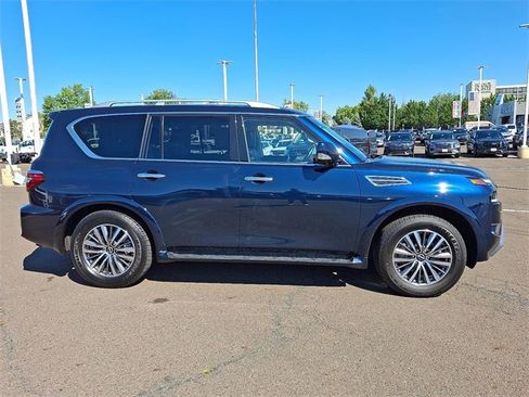 Used 2024 Nissan Armada SL w/ Captain's Chairs Package image 7