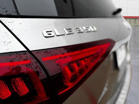 Used 2021 Mercedes-Benz GLE 350 w/ Premium Package image 38