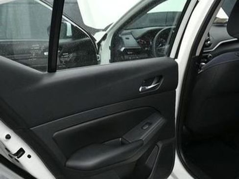 Used 2021 Nissan Altima 2.5 S FWD image 11