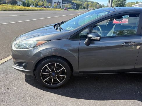 Used 2016 Ford Fiesta SE w/ SE Black Package image 9