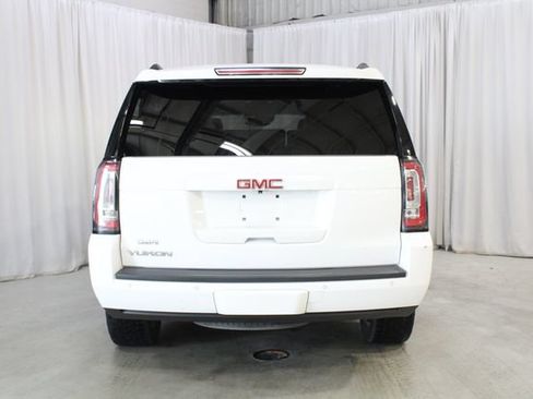 Used 2016 GMC Yukon SLT w/ Open Road Package AWD/4WD image 28