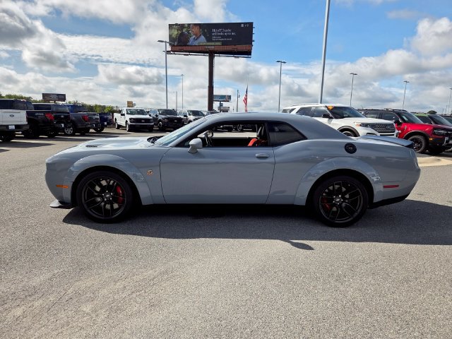 Used 2022 Dodge Challenger R/T Scat Pack RWD image 4