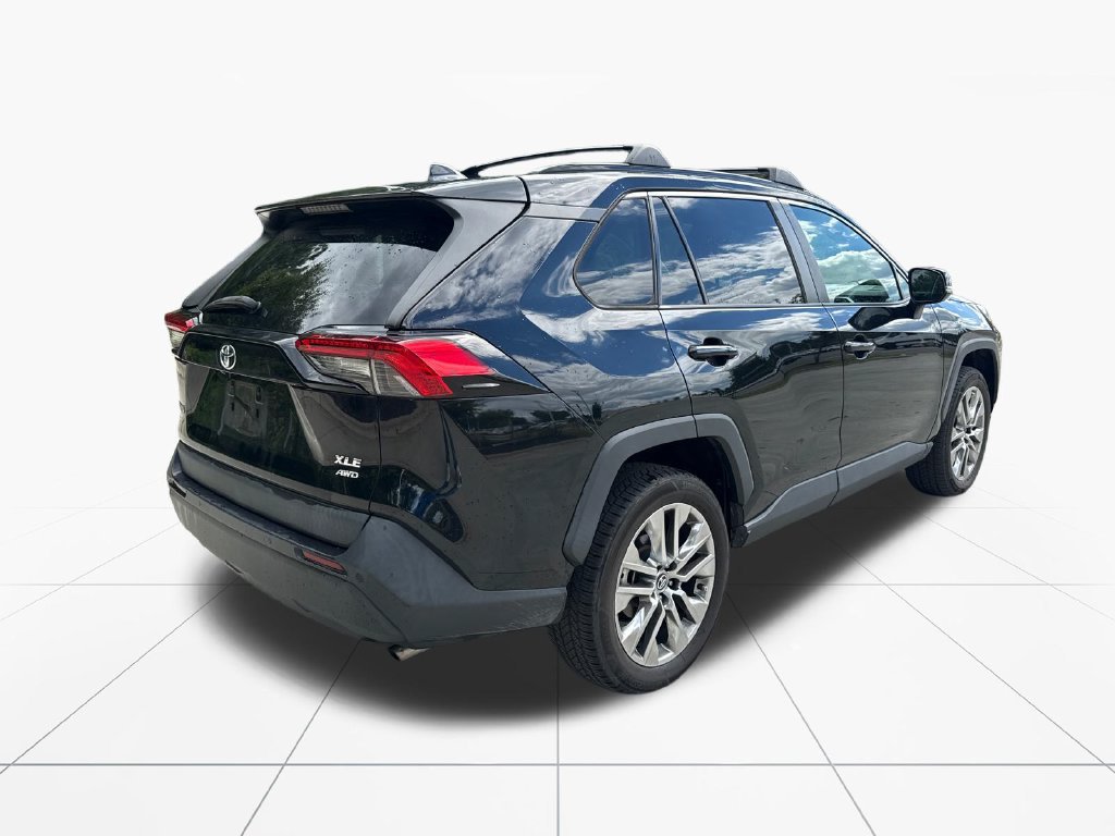 Used 2020 Toyota RAV4 XLE Premium AWD/4WD image 8