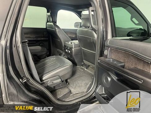 Used 2018 Ford Expedition Limited w/ Equipment Group 301A AWD/4WD image 12