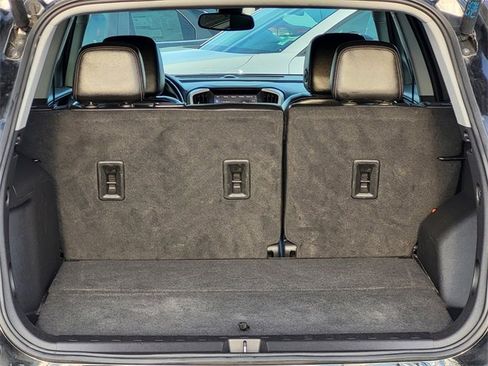 Used 2024 GMC Terrain SLT image 29