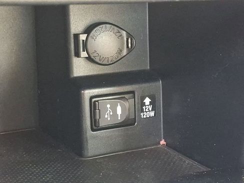 Used 2014 Toyota Camry LE image 24